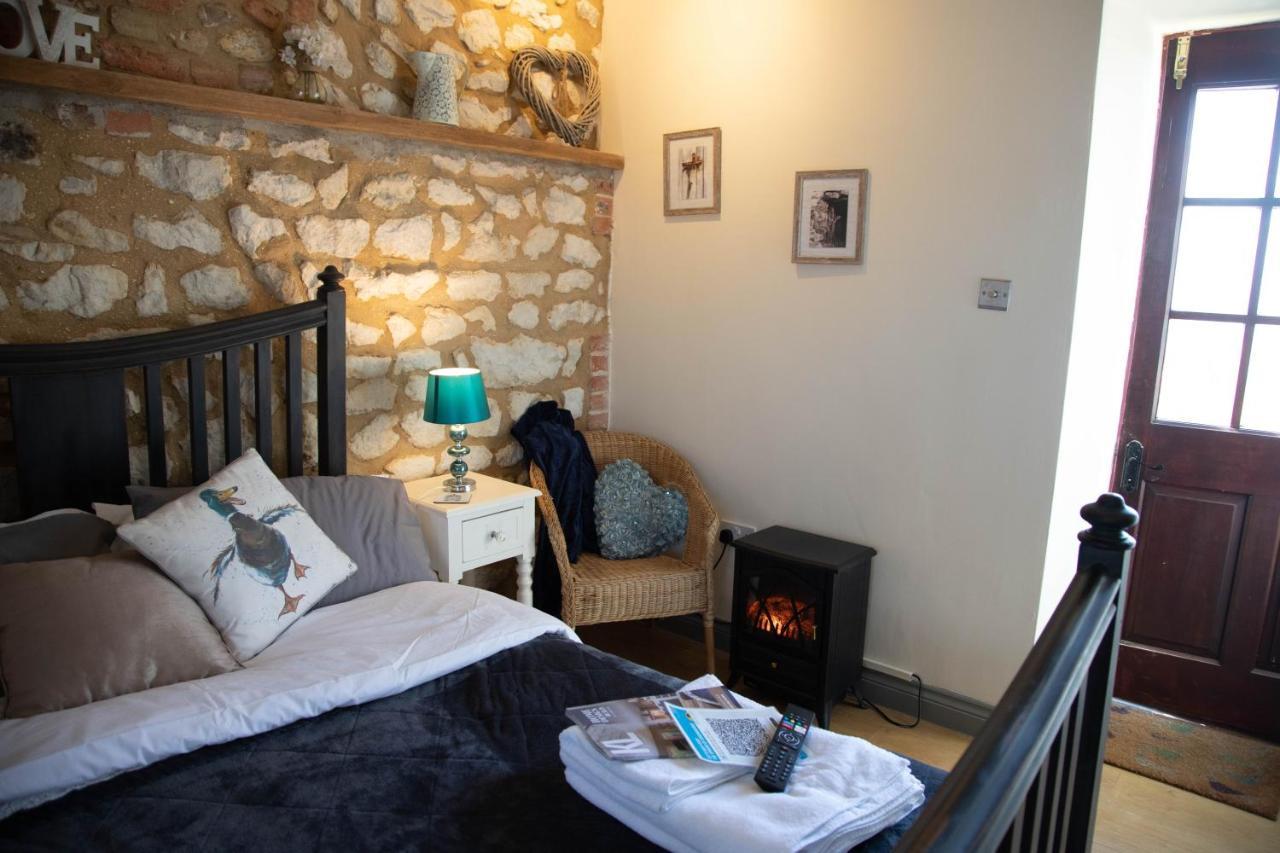 Norfolk Accommodation Хийчам Екстериор снимка