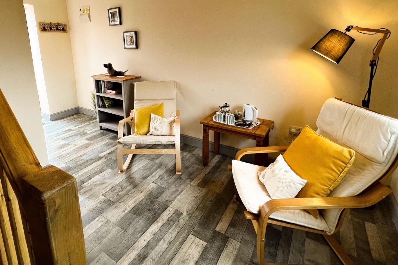 Norfolk Accommodation Хийчам Екстериор снимка