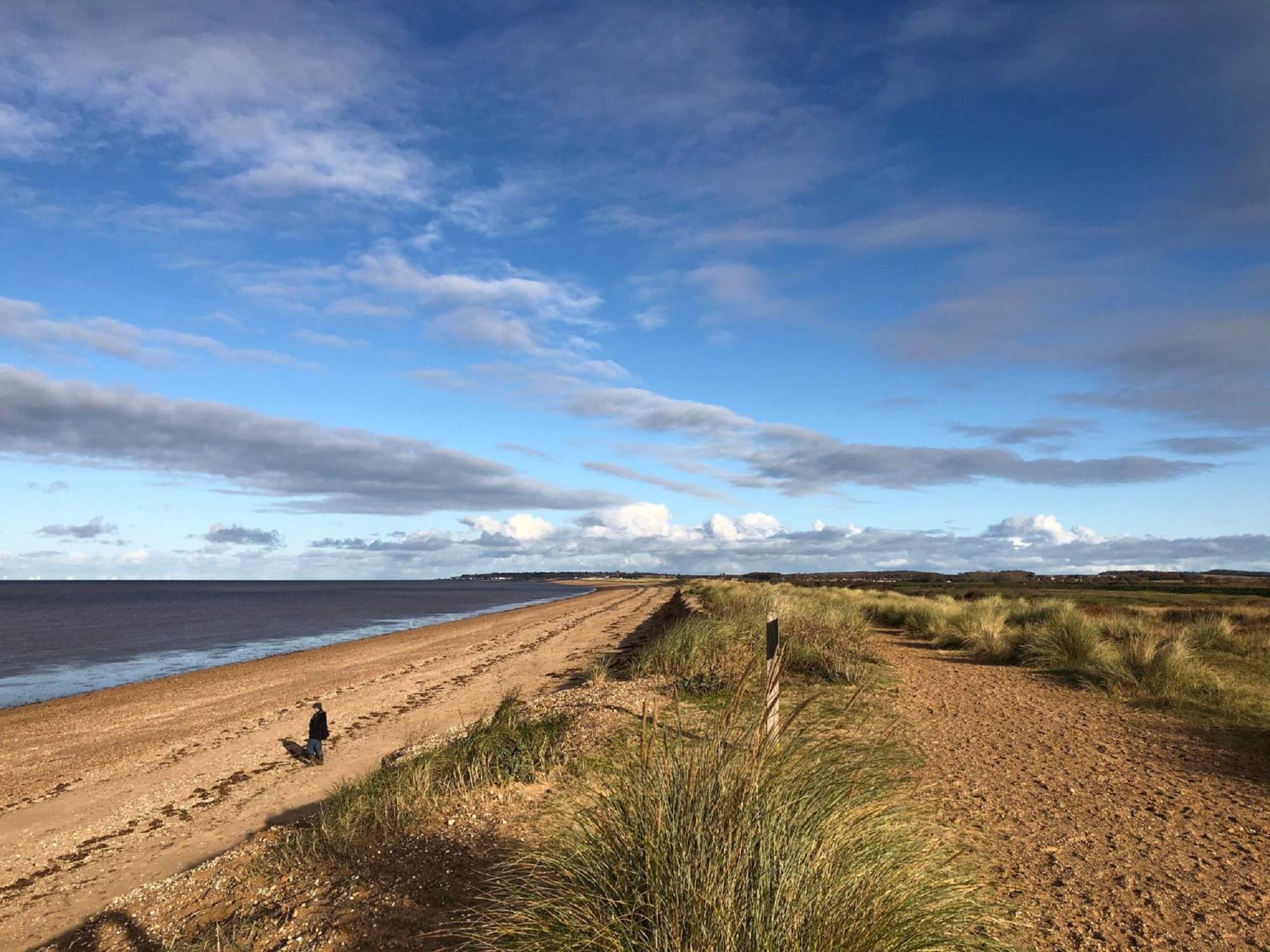 Norfolk Accommodation Хийчам Екстериор снимка